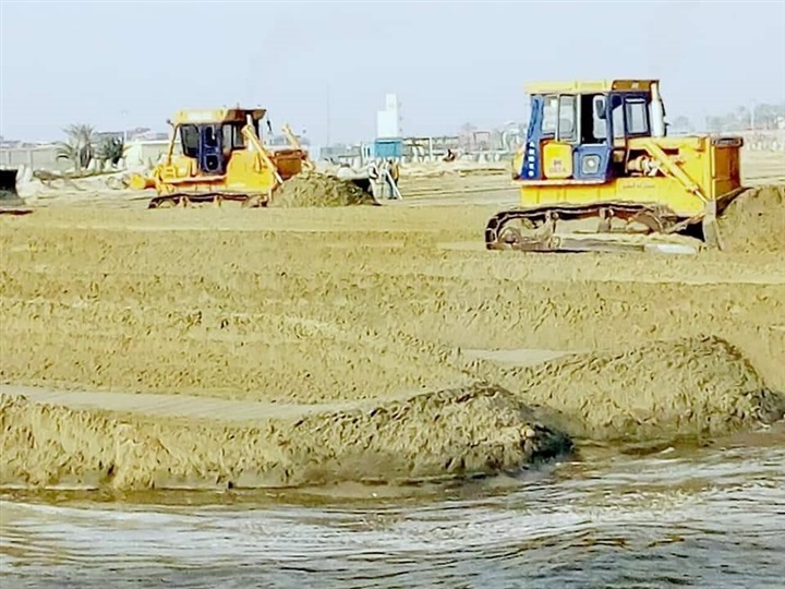 بالصور.. "ري كفر الشيخ": انزال 1250 طن أحجار لحماية المنطقة الساحلية الشمالية لبركة غليون بتكلفة 100 مليون جنيه