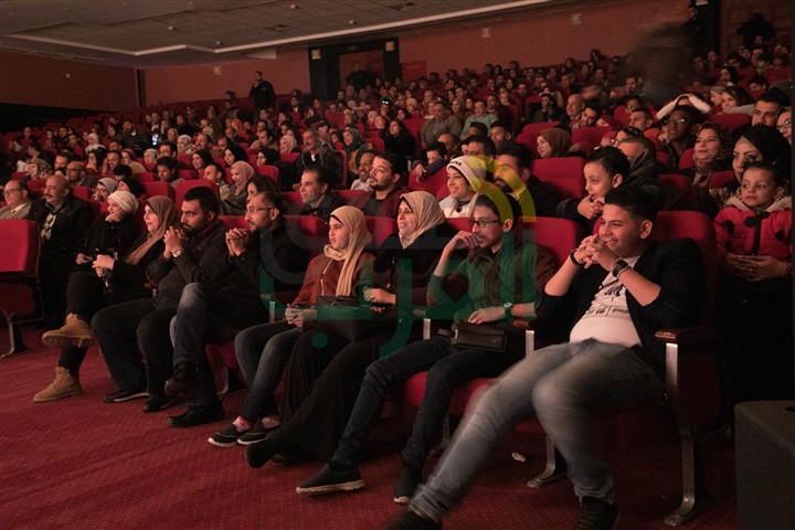 بالصور.. أشرف عبد الباقي كامل العدد في أولى ليالي مسرحية كلها غلط ببورسعيد بالصور.. أشرف عبد الباقي كامل العدد في أولى ليالي مسرحية كلها غلط ببورسعيد