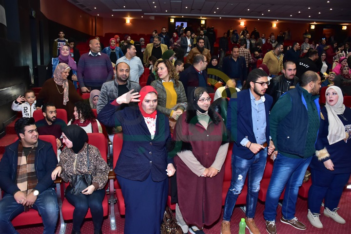 بالصور.. أشرف عبد الباقي كامل العدد في أولى ليالي مسرحية كلها غلط ببورسعيد بالصور.. أشرف عبد الباقي كامل العدد في أولى ليالي مسرحية كلها غلط ببورسعيد