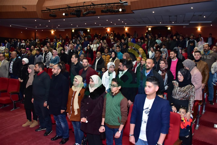 بالصور.. أشرف عبد الباقي كامل العدد في أولى ليالي مسرحية كلها غلط ببورسعيد بالصور.. أشرف عبد الباقي كامل العدد في أولى ليالي مسرحية كلها غلط ببورسعيد