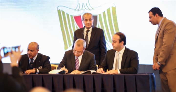 «تنمية التجارة» و«محافظة قنا» يشهدان توقيع إنشاء أول منطقة لوجستية تجارية متخصصة بصعيد مصر «تنمية التجارة» و«محافظة قنا» يشهدان توقيع إنشاء أول منطقة لوجستية تجارية متخصصة بصعيد مصر