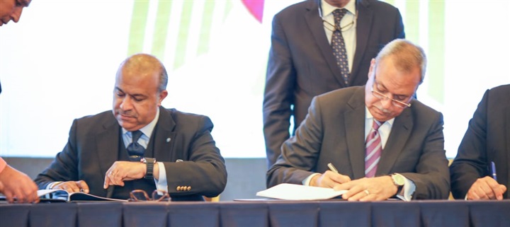 «تنمية التجارة» و«محافظة قنا» يشهدان توقيع إنشاء أول منطقة لوجستية تجارية متخصصة بصعيد مصر «تنمية التجارة» و«محافظة قنا» يشهدان توقيع إنشاء أول منطقة لوجستية تجارية متخصصة بصعيد مصر