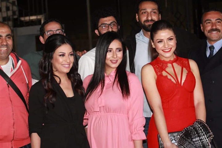 بالصور.. ندوة الفيلم المصرى "بيت ست" ضمن فعاليات شرم الشيخ السينمائى بالصور.. ندوة الفيلم المصرى "بيت ست" ضمن فعاليات شرم الشيخ السينمائى