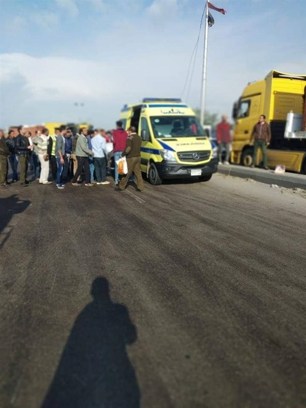 الدفع بعدد 16 سيارة إسعاف لنقل المصابين وجثث الضحايا فور وقوع حادث التصادم على طريق القاهرة الإسكندرية الزراعى