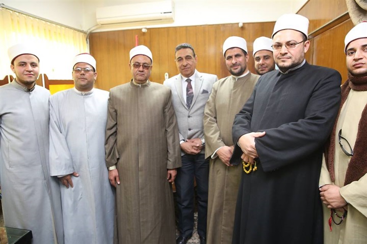 بالصور.. سكرتير مساعد كفر الشيخ يتابع القوافل الدعوية لمواجهة الفكر المتطرف 