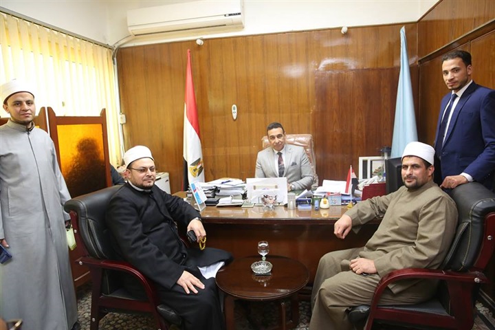 بالصور.. سكرتير مساعد كفر الشيخ يتابع القوافل الدعوية لمواجهة الفكر المتطرف 