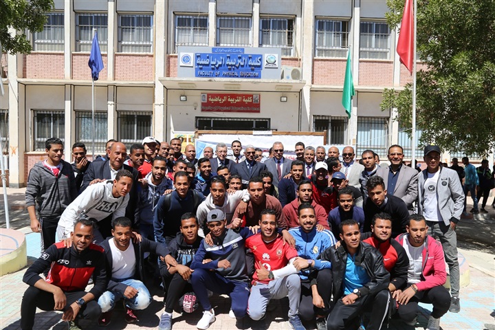 محافظ قنا ورئيس جامعة جنوب الوادي فى افتتاح الأسبوع البيئي 
