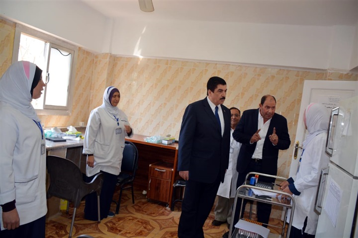 محافظ القليوبية يقوم بجولة لمدينة القناطر الخيرية لتفقد عدد من المنشآت الصحية الجاهزة للافتتاح