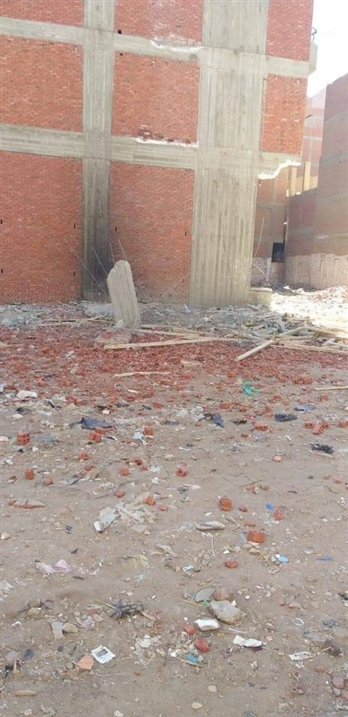 رئيس مدينة الخصوص يأمر بإزالة عقار مخالف 