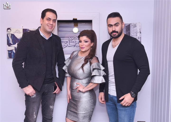 بالصور.. أحمد هارون وصفاء جلال ونجوم المجتمع يحتفلون بعيد ميلاد الإعلامية ناهد عونى بالصور.. أحمد هارون وصفاء جلال ونجوم المجتمع يحتفلون بعيد ميلاد الإعلامية ناهد عونى