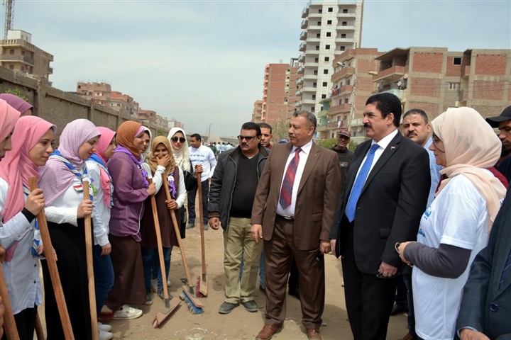 محافظ القليوبية يشارك في حملة لتشجير شوارع مدينة بنها بالتعاون مع كلية الزراعة 