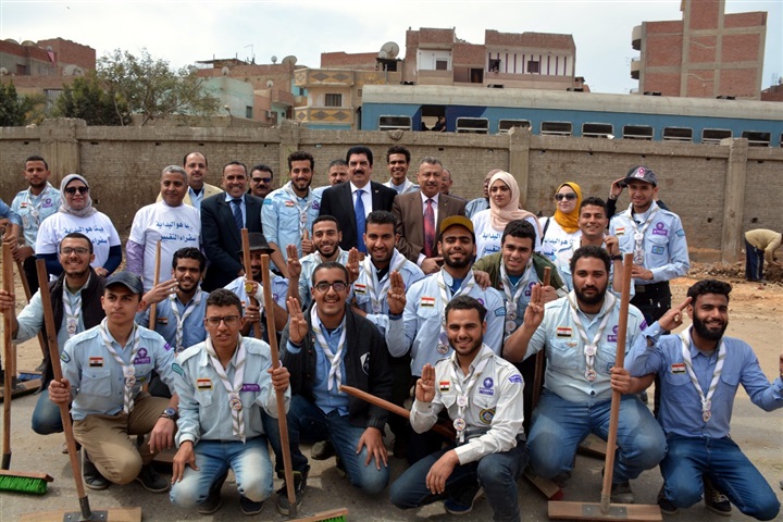 محافظ القليوبية يشارك في حملة لتشجير شوارع مدينة بنها بالتعاون مع كلية الزراعة 