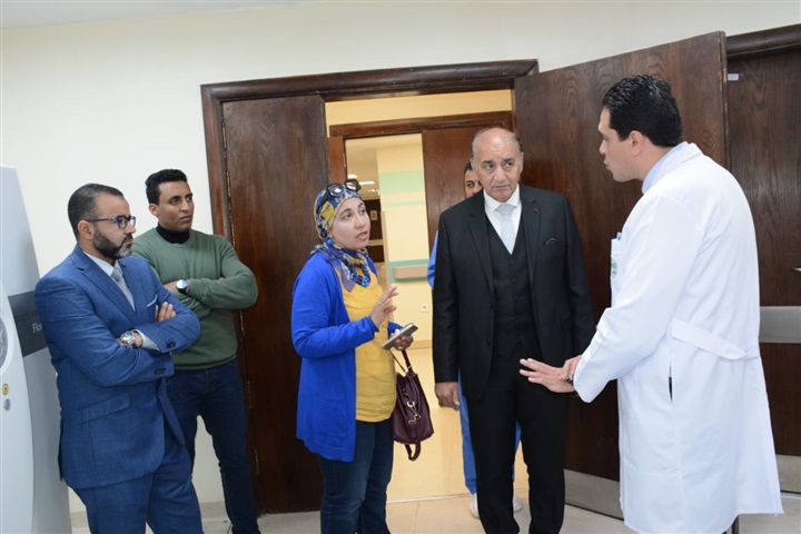 وفد من أطباء القوات المسلحة وجامعة الأزهر يزورون مستشفي شفاء الأورمان بالأقصر ويعلنون دعمهم للمرحلة الثالثة