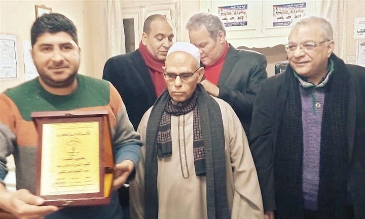نقابة المعلمين الفرعية تكرم فرقة "نور الحبيب"