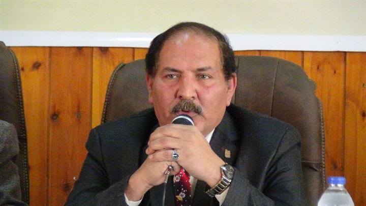 "زراعة المنيا" تنظم حفلًا لتنصيب اتحاد طلابها وتهدي درع الاتحاد لرئيس الجامعة ونائبه
