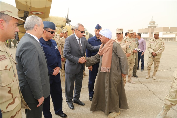 بالصور.. محافظ قنا يشهد جنازة شهيد القوات المسلحة