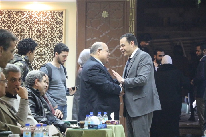 مكرم محمد أحمد ومفيد شهاب يشاركان عزاء نبيل زكي مكرم محمد أحمد ومفيد شهاب يشاركان عزاء نبيل زكي