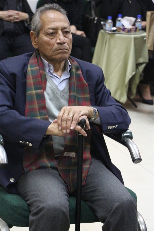 مكرم محمد أحمد ومفيد شهاب يشاركان عزاء نبيل زكي مكرم محمد أحمد ومفيد شهاب يشاركان عزاء نبيل زكي