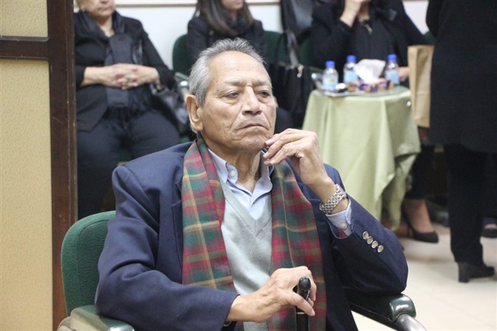 مكرم محمد أحمد ومفيد شهاب يشاركان عزاء نبيل زكي مكرم محمد أحمد ومفيد شهاب يشاركان عزاء نبيل زكي