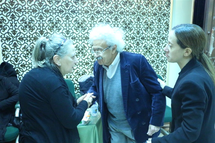 مكرم محمد أحمد ومفيد شهاب يشاركان عزاء نبيل زكي مكرم محمد أحمد ومفيد شهاب يشاركان عزاء نبيل زكي
