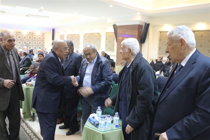 مكرم محمد أحمد ومفيد شهاب يشاركان عزاء نبيل زكي مكرم محمد أحمد ومفيد شهاب يشاركان عزاء نبيل زكي