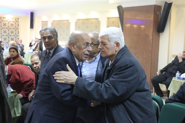 مكرم محمد أحمد ومفيد شهاب يشاركان عزاء نبيل زكي مكرم محمد أحمد ومفيد شهاب يشاركان عزاء نبيل زكي