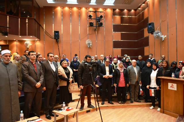 محافظ الشرقية يُشارك في إحتفالية فرع المجلس القومي للمرأة تحت شعار " المرأة المصرية أصل الحكاية "
