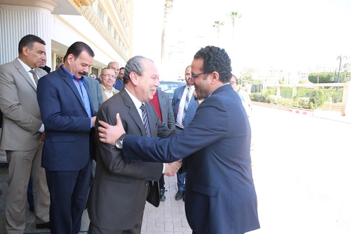 بالصور.. محافظ كفر الشيخ يستقبل وزير التموين 