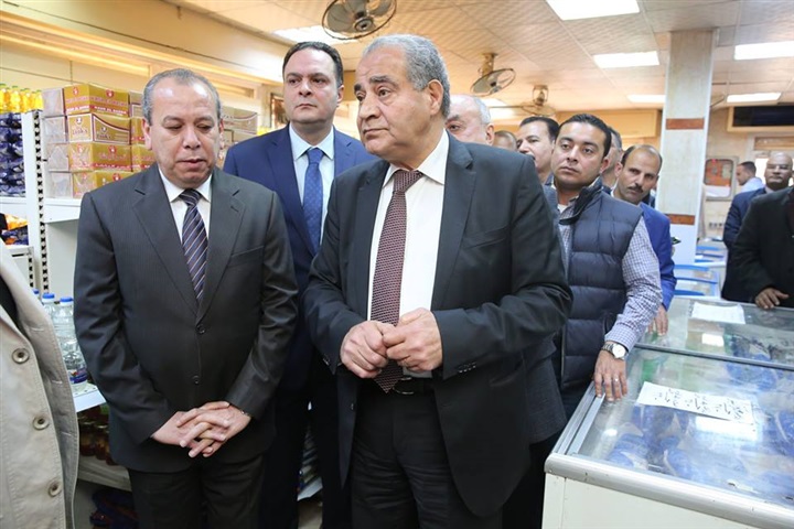 بالصور.. وزير التموين يطمئن علي توافر السلع الغذائية بفرع الشركة القابضة بكفر الشيخ