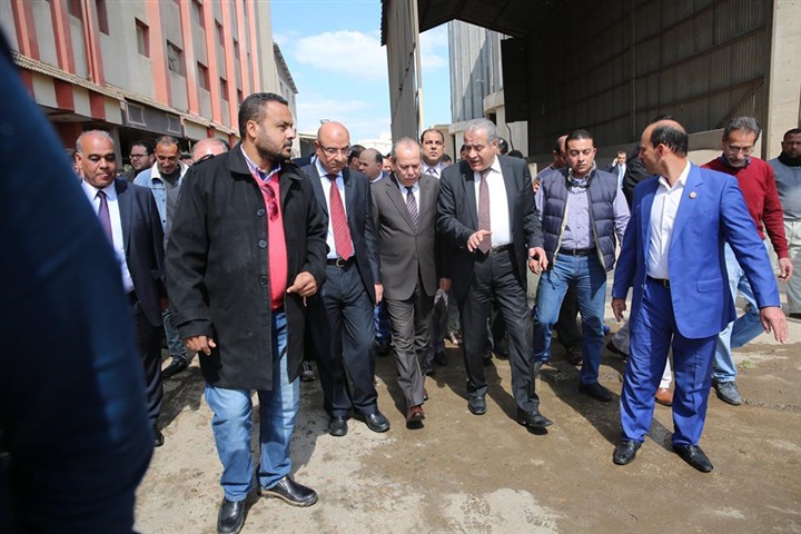 بالصور.. وزير التموين ومحافظ كفر الشيخ يتفقدان قطاع المطاحن بالمحافظة