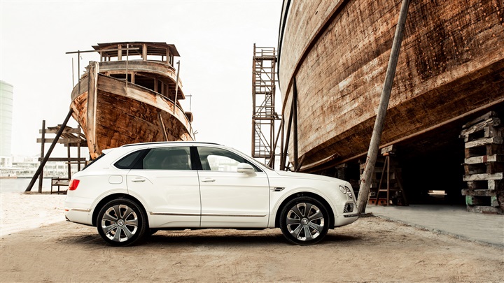 BENTAYGA MULLINER لؤلؤة الخليج.. آلاف السنين من التراث العريق تشكّل مصدر إلهام لطراز راقٍ بإصدار محدود من BENTLEY BENTAYGA MULLINER لؤلؤة الخليج.. آلاف السنين من التراث العريق تشكّل مصدر إلهام لطراز راقٍ بإصدار محدود من BENTLEY