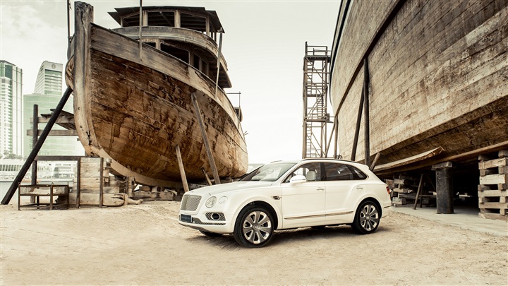 BENTAYGA MULLINER لؤلؤة الخليج.. آلاف السنين من التراث العريق تشكّل مصدر إلهام لطراز راقٍ بإصدار محدود من BENTLEY BENTAYGA MULLINER لؤلؤة الخليج.. آلاف السنين من التراث العريق تشكّل مصدر إلهام لطراز راقٍ بإصدار محدود من BENTLEY