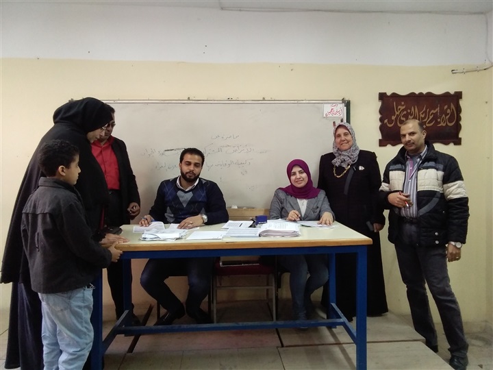 بالصور.. بدء توزيع شريحة الإنترنت لطلاب أولي ثانوي بكفر الشيخ