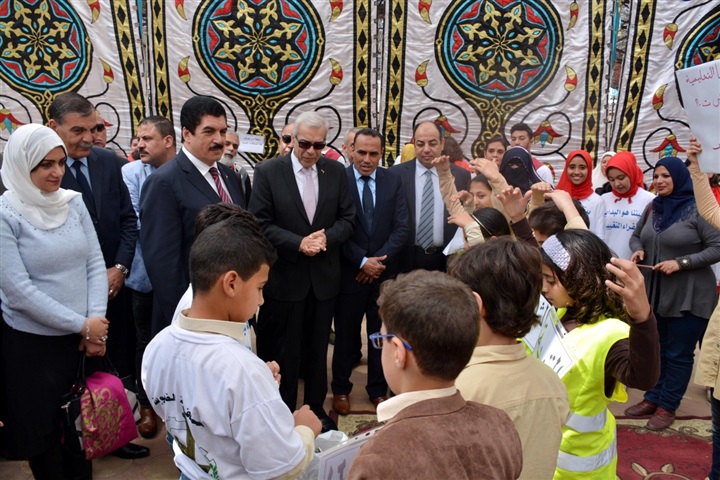محافظ القليوبية يشارك في ملتقي سفراء التغيير( بيتنا هو البداية ) بمدرسة الشبان المسلمين 