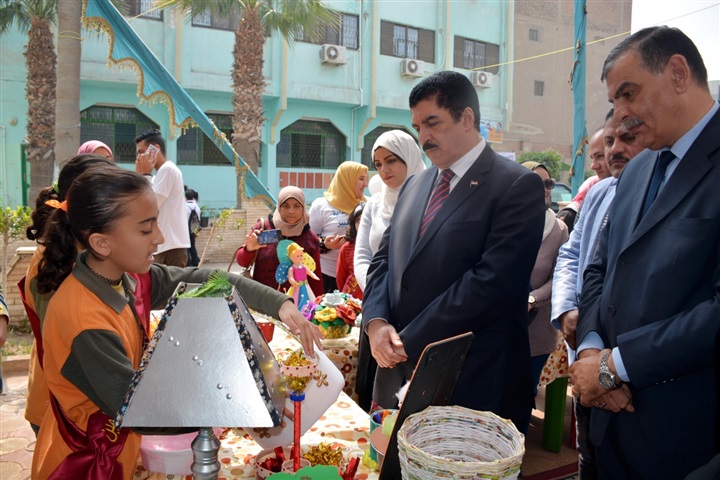 محافظ القليوبية يشارك في ملتقي سفراء التغيير( بيتنا هو البداية ) بمدرسة الشبان المسلمين 