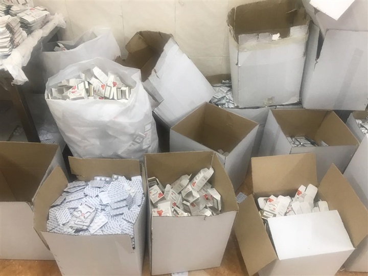 "الصحة": ضبط مصنع غير مرخص في مدينة بدر يصنع أدوية من "خامات مجهولة"