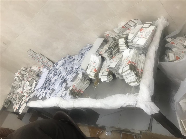 "الصحة": ضبط مصنع غير مرخص في مدينة بدر يصنع أدوية من "خامات مجهولة"