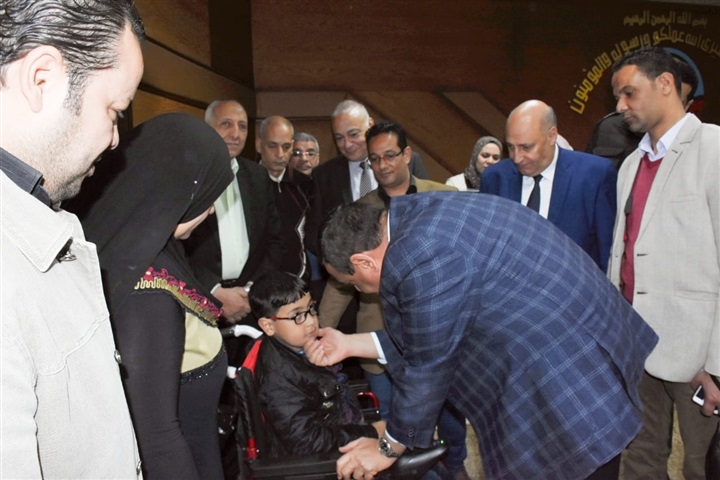 هشام آمنة يلتقي بـ 33 مواطن ومواطنة خلال اللقاء الأسبوعي الدوري لخدمة المواطنين 