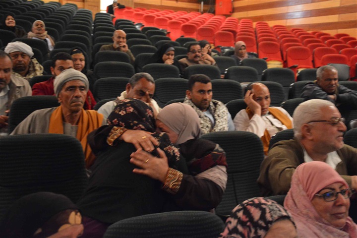 محافظ المنيا ومدير الأمن يشهدان مراسم إجراء القرعة العلنية لاختيار الحجاج