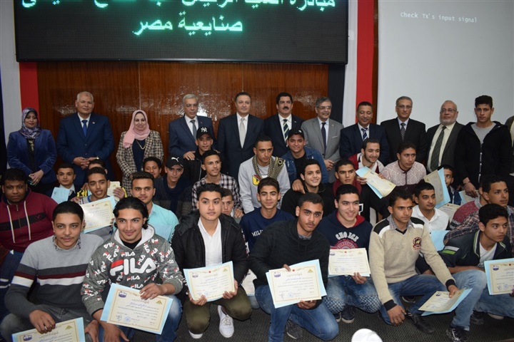 محافظ القليوبية ورئيس جامعة بنها يشهدان احتفالية مبادرة "صنايعية مصر"