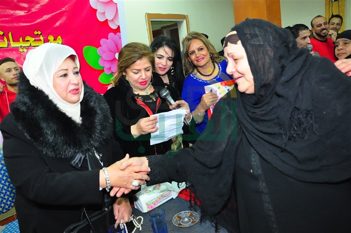 بالصور.. عفاف شعيب تكرم الأمهات المثاليات بحضور شريف باهر وسهير رجب بالصور.. عفاف شعيب تكرم الأمهات المثاليات بحضور شريف باهر وسهير رجب