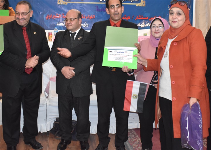 بالصور.. مجموعة عمال مصر تكرم 55 أم بمناسبة عيد الأم