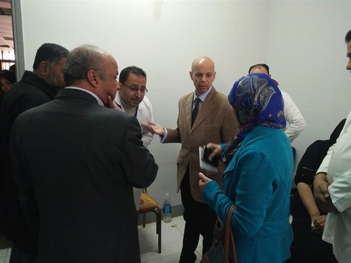 وكيل وزارة الصحة بالشرقية يتابع الفرق المتحركة بحملة 100 مليون صحة