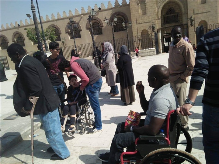 ذوو الإعاقة المشاركين في الملتقي العربي والإفريقي في زيارة لمجمع الأديان