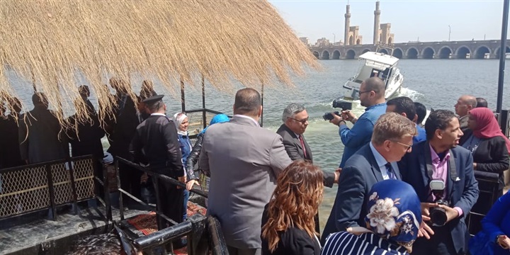 بالصور.. وزيرا الرى والشباب والرياضة يصلان القناطر الخيرية 