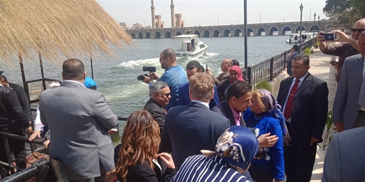 بالصور.. وزيرا الرى والشباب والرياضة يصلان القناطر الخيرية 