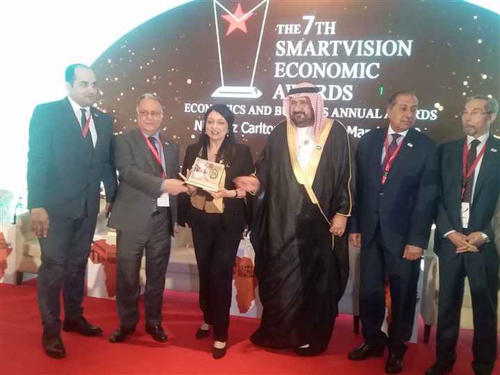 خمسة جلسات مثمرة وتكريم للوزراء على هامش منتدى مصر الإقتصادى خمسة جلسات مثمرة وتكريم للوزراء على هامش منتدى مصر الإقتصادى