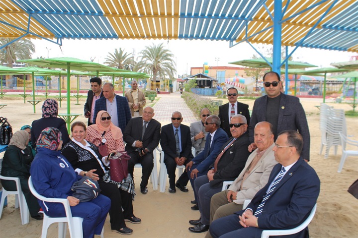 معلمو شرق القاهرة تكرم 200 معلم متميز وتنظم لهم يوم ترفيهي بشاطئ الفيروز بالإسماعيلية   