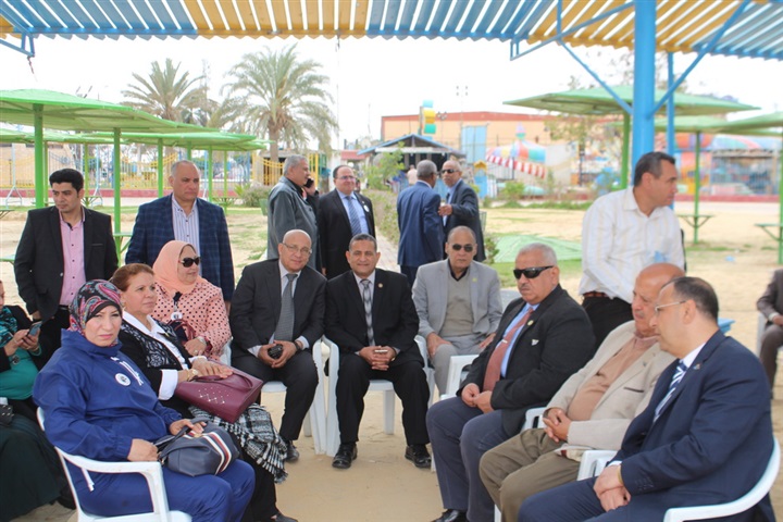 معلمو شرق القاهرة تكرم 200 معلم متميز وتنظم لهم يوم ترفيهي بشاطئ الفيروز بالإسماعيلية   