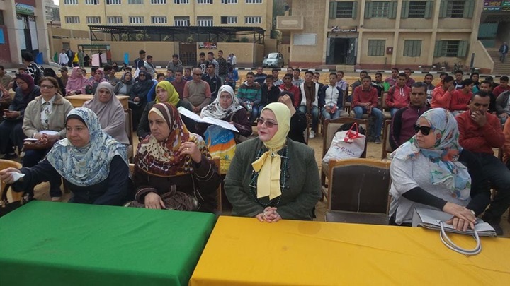 وكيل تعليم كفر الشيخ تكرم الأمهات المثاليات والمتميزين بمدرسة المعمارية الزخرفية 